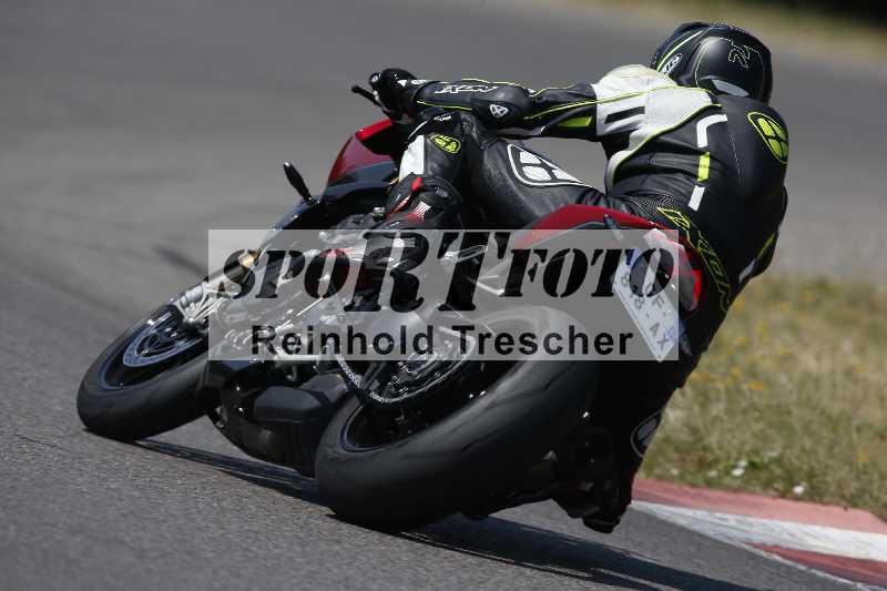 /Archiv-2023/28 05.06.2023 Moto Club Anneau du Rhin/vert-medium/6